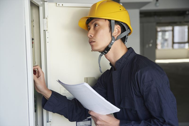 電気系統工事経験者は給料面等の待遇を優遇して採用